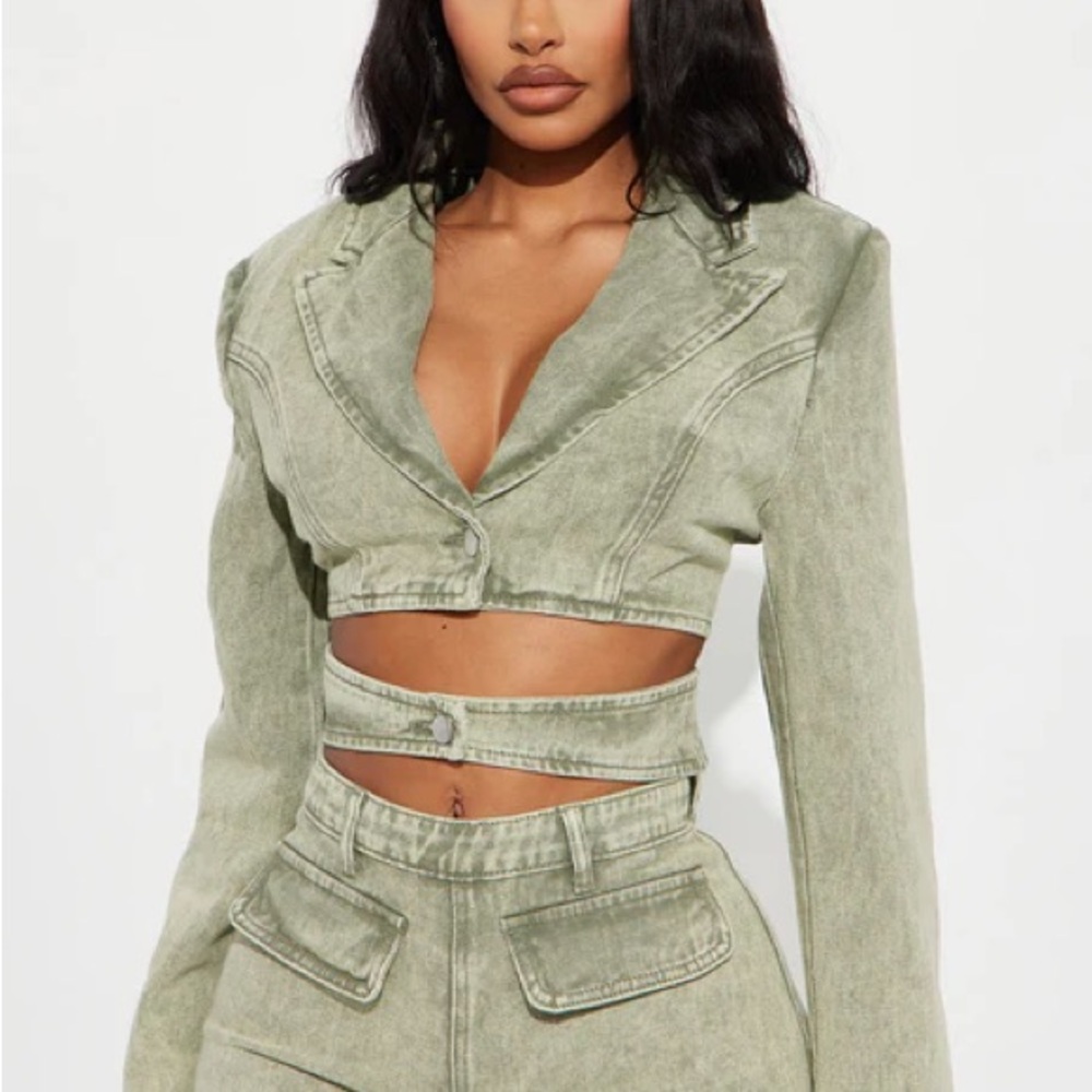 Stylish Green Cropped Denim Jacket